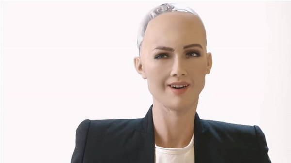 Η Σοφία, το πρώτο ρομπότ με υπηκοότητα, θέλει τώρα να αποκτήσει οικογένεια!